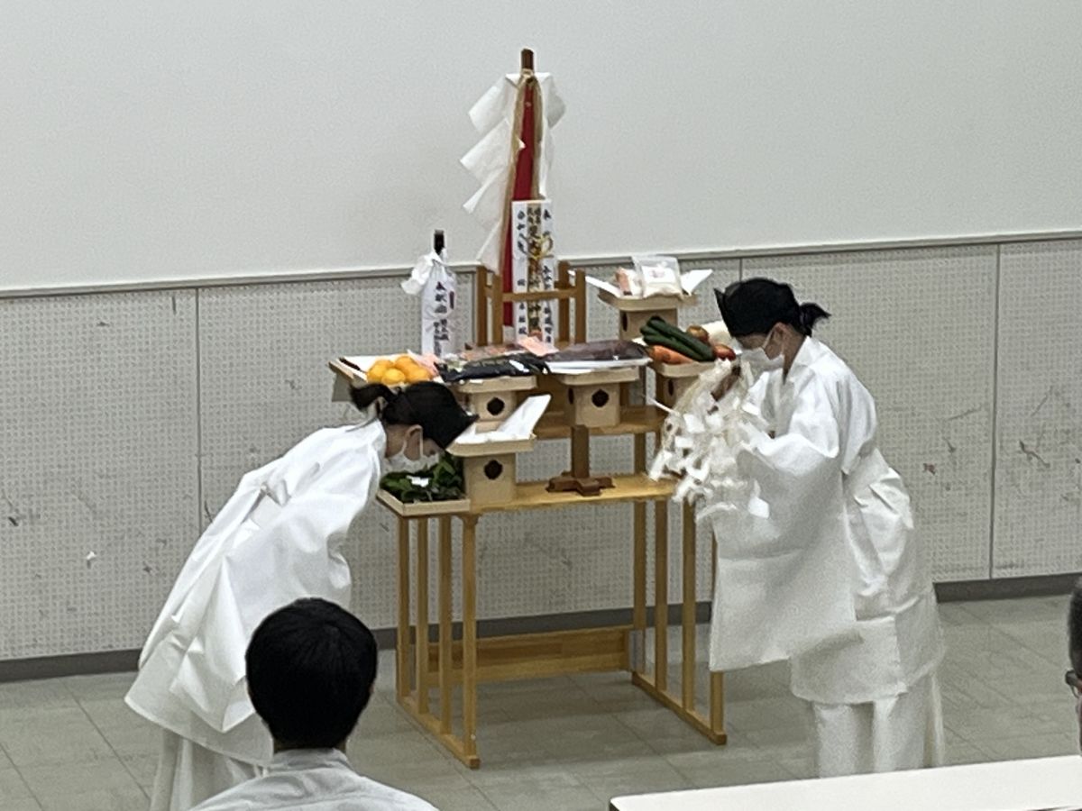 安全祈願祭　斐太神社神官